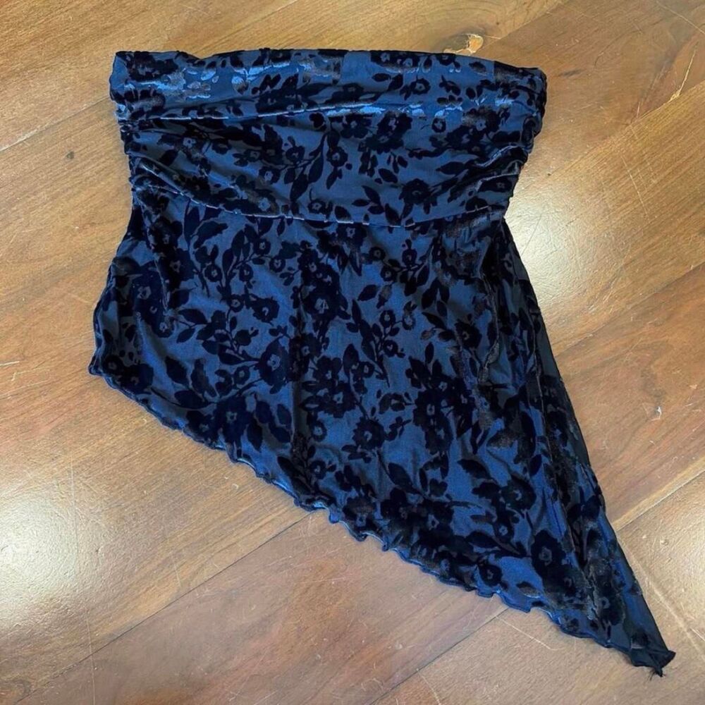Urban-outfitters Women's Black Crop-top